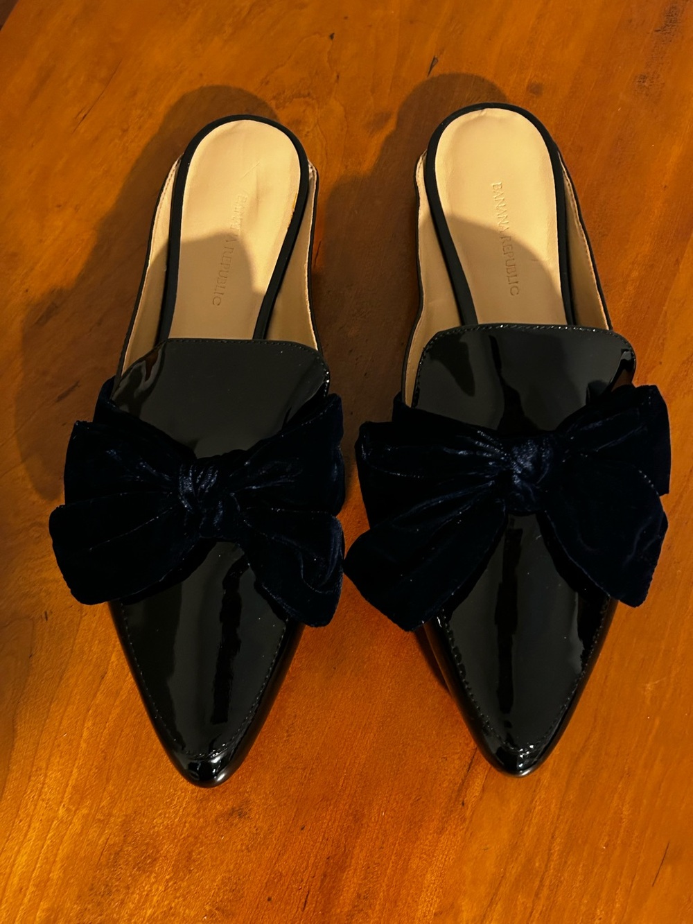 Banana Republic Patent Leather Bow Mule